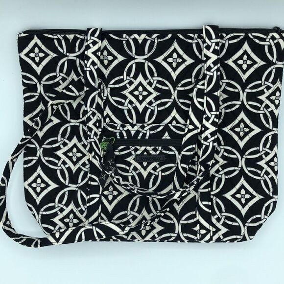 Geometric Print Quilted Tote - Picture 3 of 5